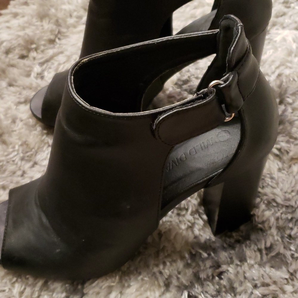 Heels - Picture 3 of 5